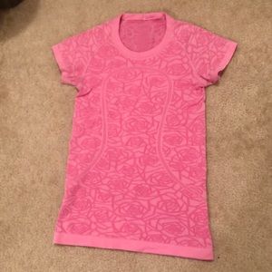 Lululemon Switfly Tech Rose Short Sleeve